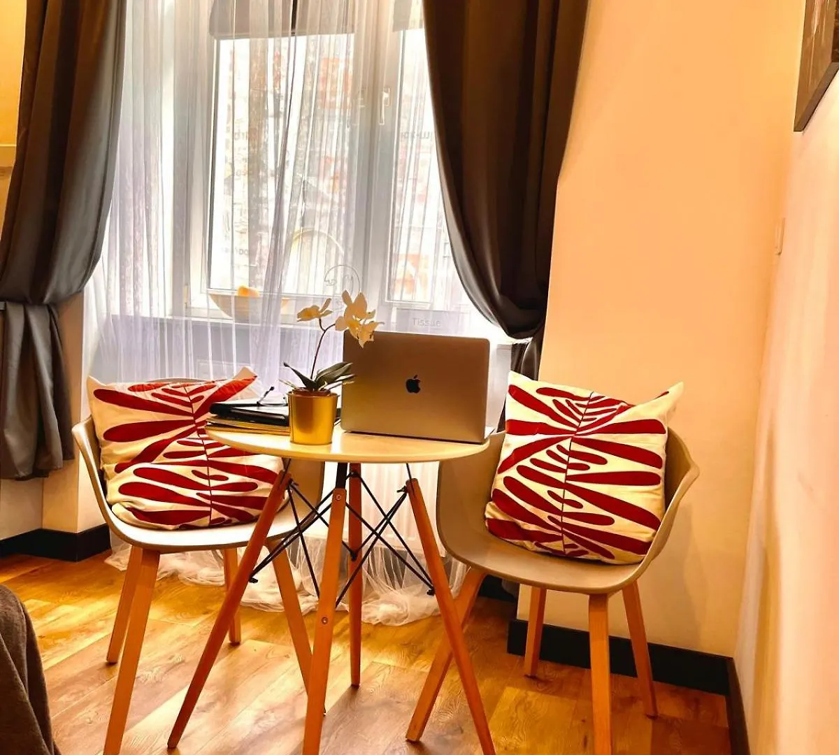 Amazing 1 Room Condo Warszawa Center, Sauna contacts